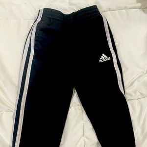Black Adidas joggers size 3T